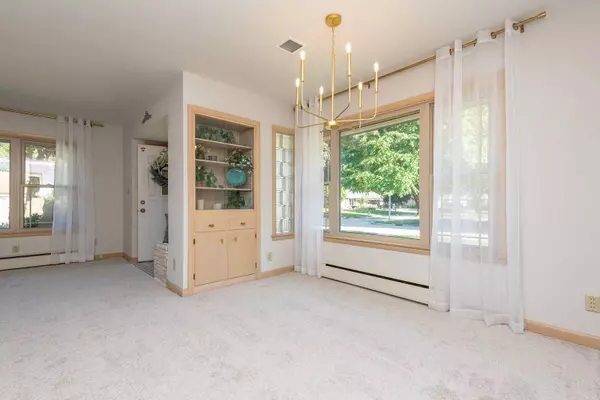 7806 W Dakota St, West Allis, WI 53219