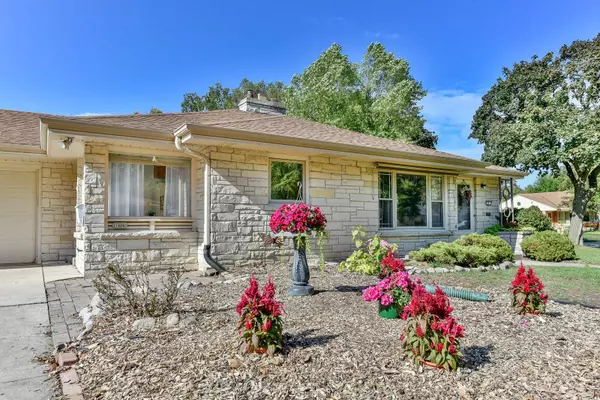 7806 W Dakota St, West Allis, WI 53219