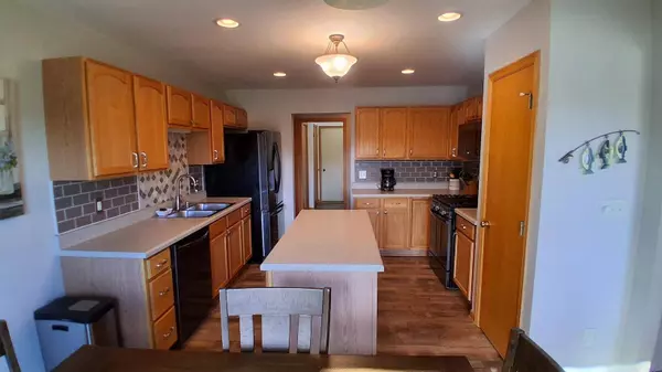 2735 Deer Creek Dr, Mount Pleasant, WI 53406