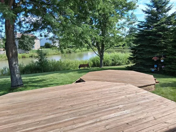 2735 Deer Creek Dr, Mount Pleasant, WI 53406