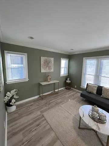 6234 N 105th St, Milwaukee, WI 53225