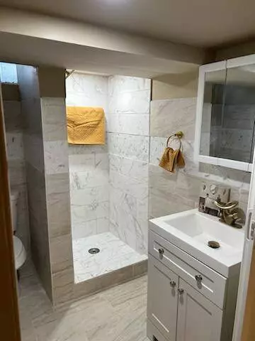 6234 N 105th St, Milwaukee, WI 53225