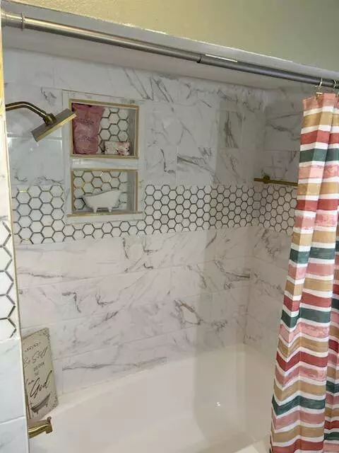 6234 N 105th St, Milwaukee, WI 53225