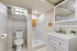 6234 N 105th St, Milwaukee, WI 53225