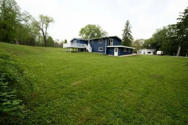 W187 Tombeau Blvd, Bloomfield, WI 53128