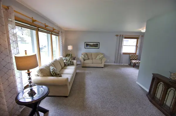 1705 Chapman Dr, Waukesha, WI 53189