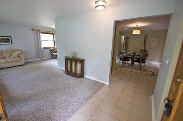1705 Chapman Dr, Waukesha, WI 53189