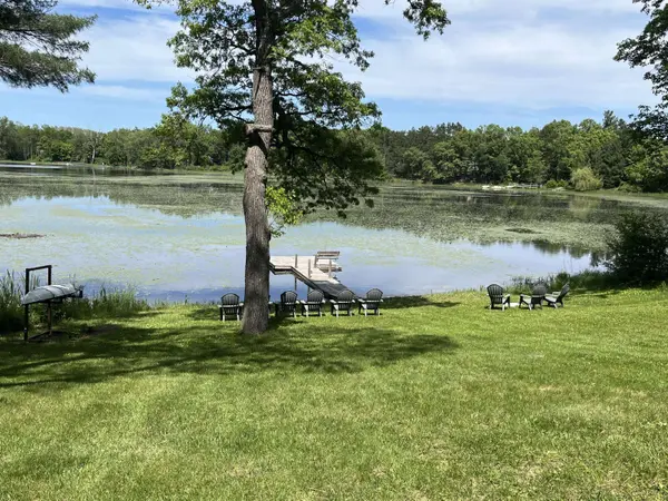 N3128 Silver Lake Dr, Farmington, WI 54981
