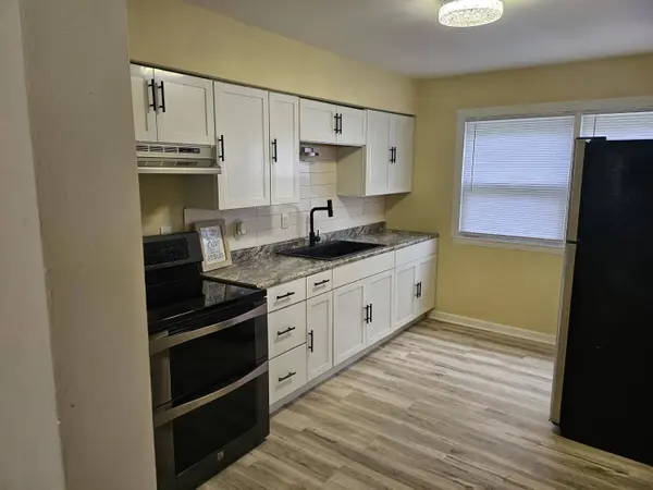 5914 N 37th 5916 St, Milwaukee, WI 53209