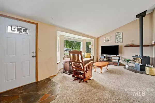 2261 N Linder, Meridian, ID 83646