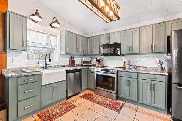 32 Ash St, Winchendon, MA 01475