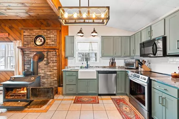 32 Ash St, Winchendon, MA 01475