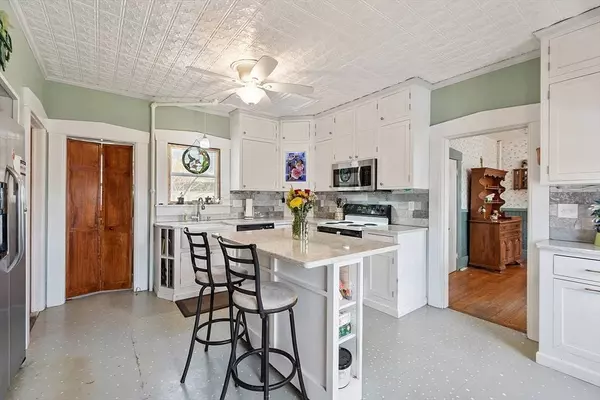 141 Mechanic St, Orange, MA 01364