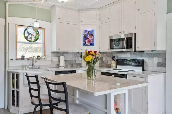 141 Mechanic St, Orange, MA 01364