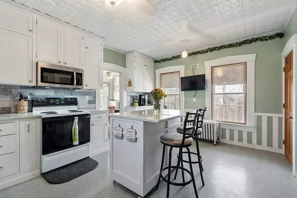 141 Mechanic St, Orange, MA 01364