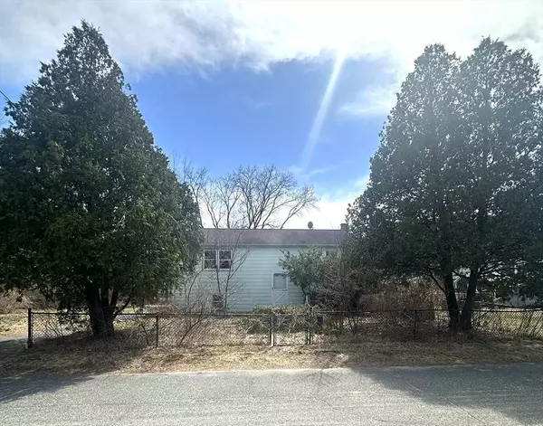 16 Sandrah Dr, Orange, MA 01364