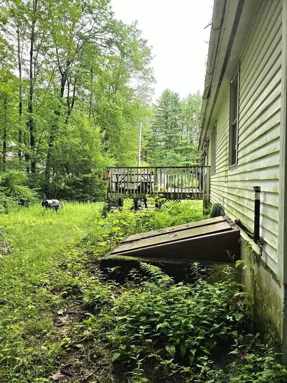 35 Beacon St, Orange, MA 01364