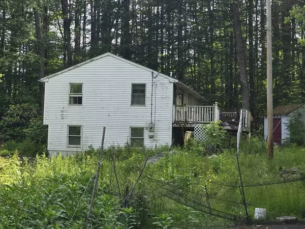 35 Beacon St, Orange, MA 01364