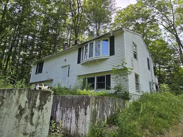 35 Beacon St, Orange, MA 01364