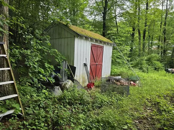 35 Beacon St, Orange, MA 01364