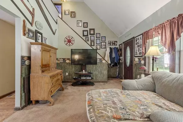 61 East Rd, Orange, MA 01364