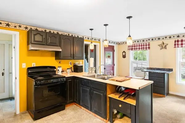 67 Putnam St, Orange, MA 01364