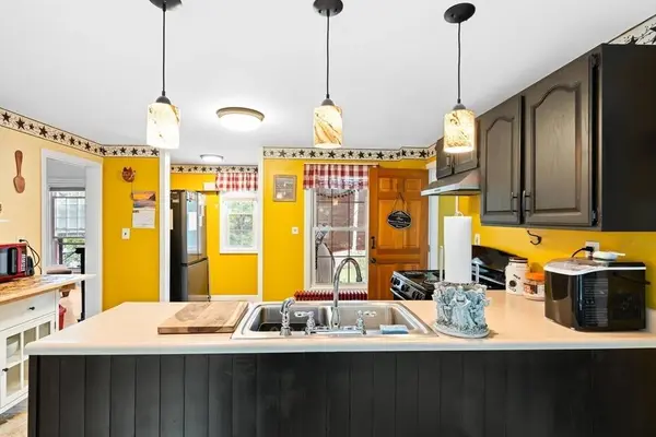 67 Putnam St, Orange, MA 01364
