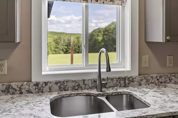 148 West St, New Salem, MA 01355