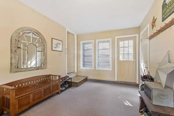 882 Old Keene Rd, Athol, MA 01331