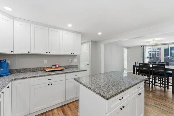 160 Cottage St, Athol, MA 01331