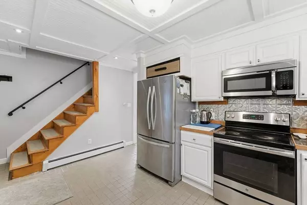 45 Pike St, Athol, MA 01331