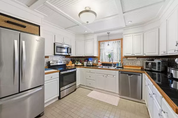 45 Pike St, Athol, MA 01331