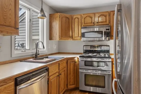 22 Old Hardwick Rd, Petersham, MA 01366