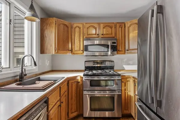 22 Old Hardwick Rd, Petersham, MA 01366