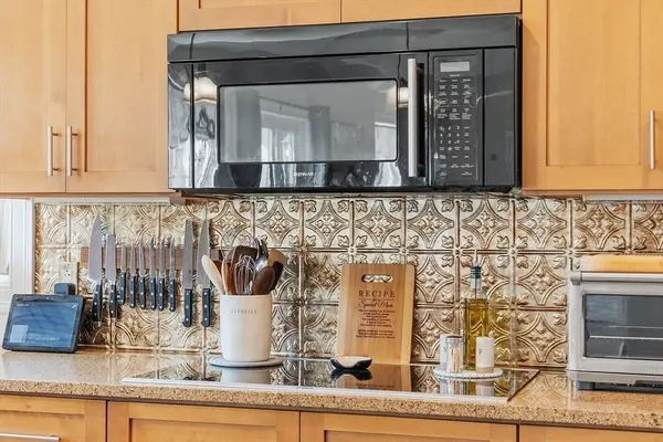 182 Clemence Hill Rd, Southbridge, MA 01550