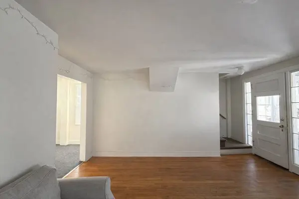 699-707 Main St, Amherst, MA 01002