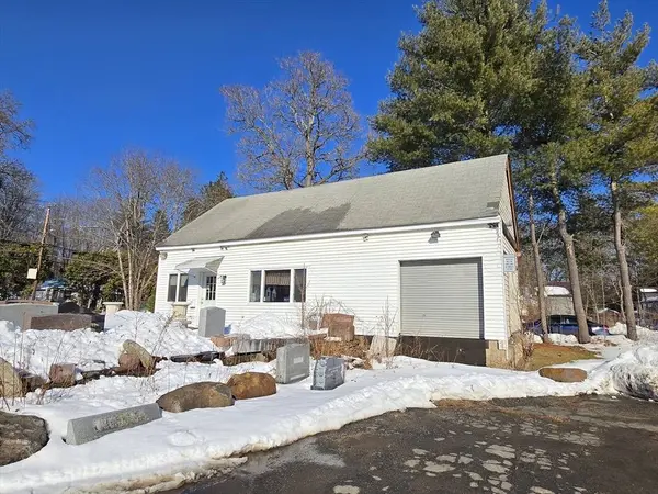 699-707 Main St, Amherst, MA 01002