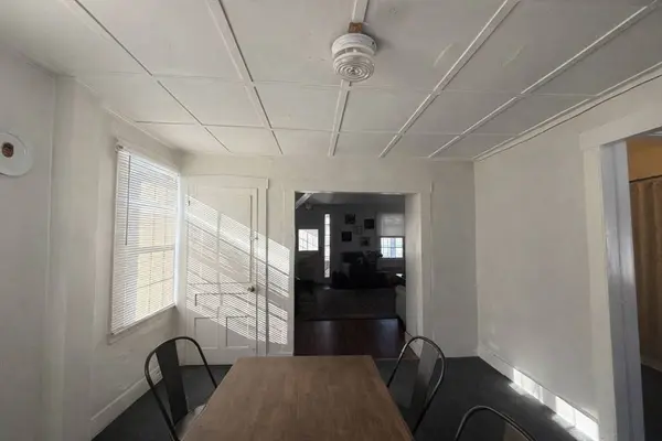 699-707 Main St, Amherst, MA 01002