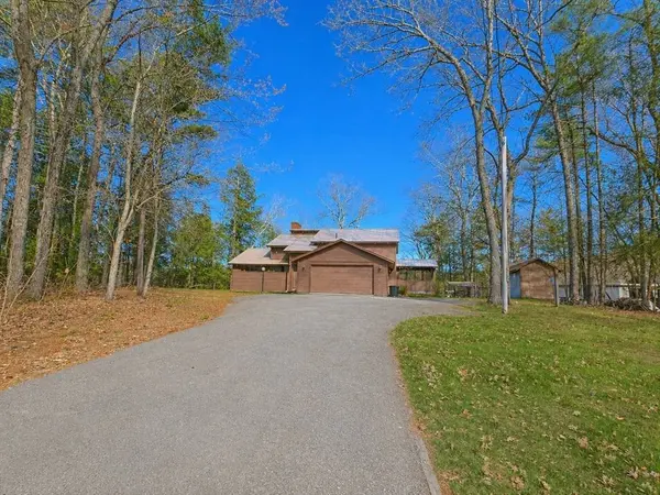 74 Perry, Athol, MA 01331