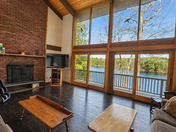 74 Perry, Athol, MA 01331