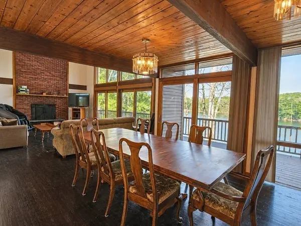 74 Perry, Athol, MA 01331