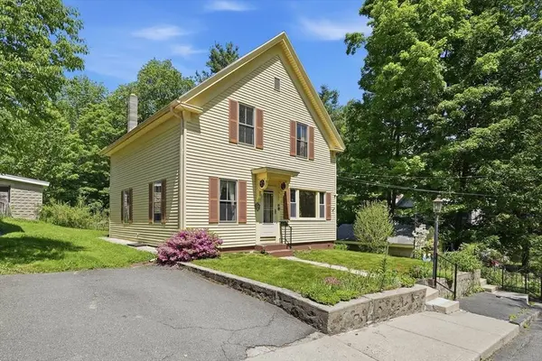 17 E Howe St, Orange, MA 01364