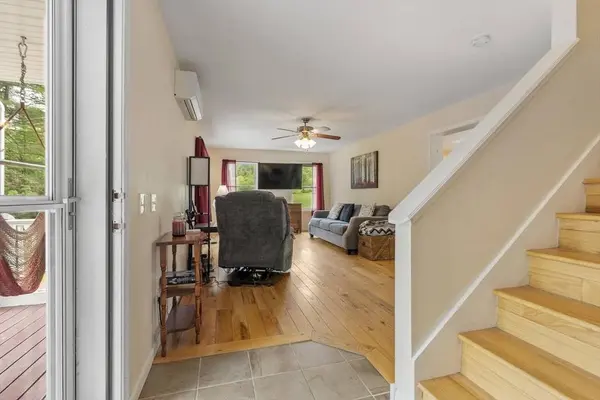 240 Farley Rd, Wendell, MA 01379