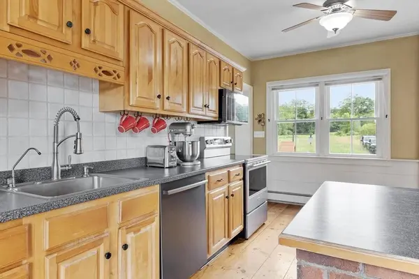69 Winchendon Rd, Royalston, MA 01368