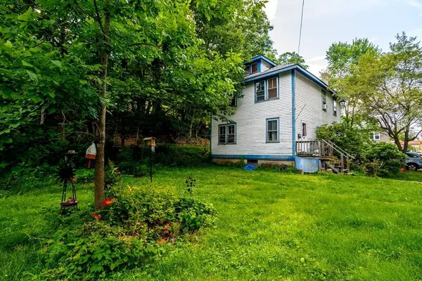 105 State St, Buckland, MA 01370