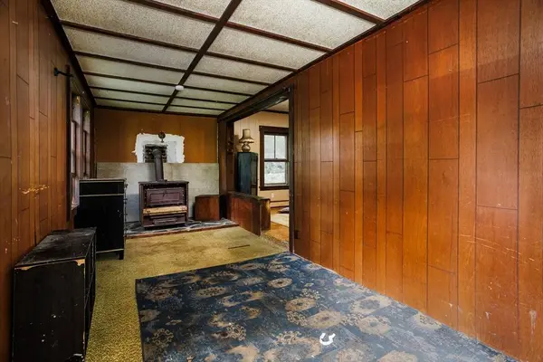 105 State St, Buckland, MA 01370