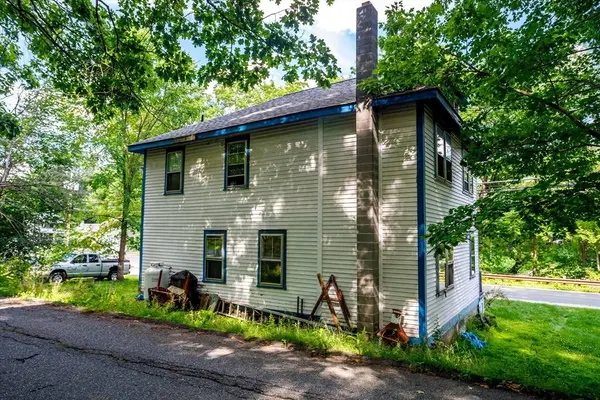105 State St, Buckland, MA 01370