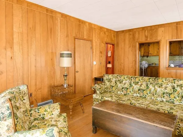 1439 S Main St, Athol, MA 01331