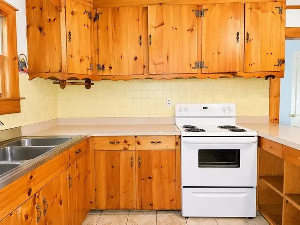 1439 S Main St, Athol, MA 01331