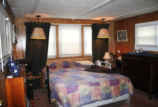 203 New Yorker Ave, Chelmsford, MA 01824